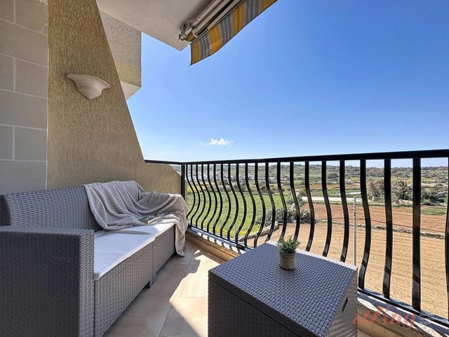 Seaside Retreat with Balcony Views in Marsaskala