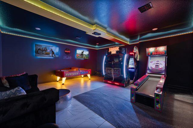 Luxury Villa near Disney: Arcade, Theater, & more!