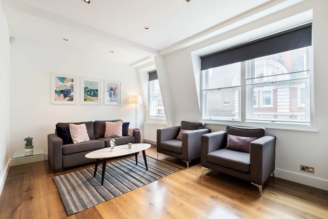 Stylish 2BR 2BA by the Heart of Soho