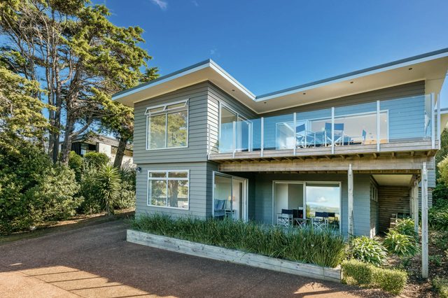 Wakainga – Stunning Property above Church Bay
