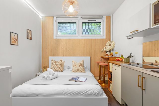 Chic Studio Near Champs-Elysees & Eiffel Tower