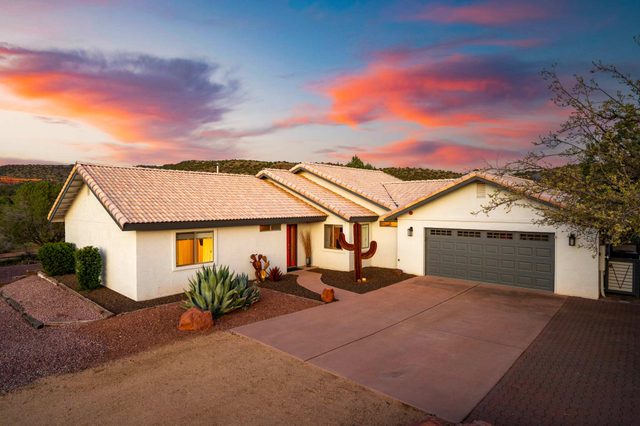 Private Indoor Pickleball Court + Red Rock Views