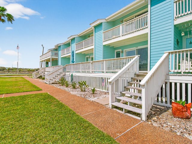 Bayfront Kontiki 705