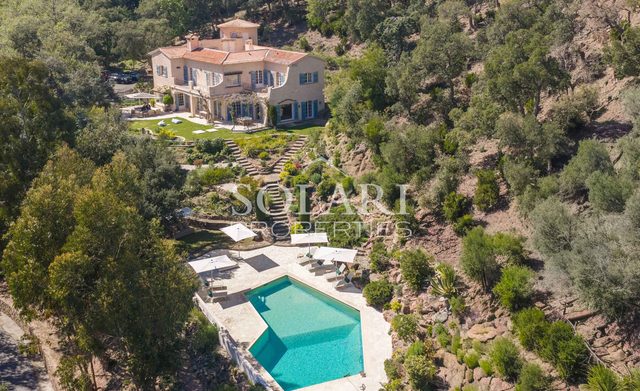 Exceptional villa 10 min from Mandelieu