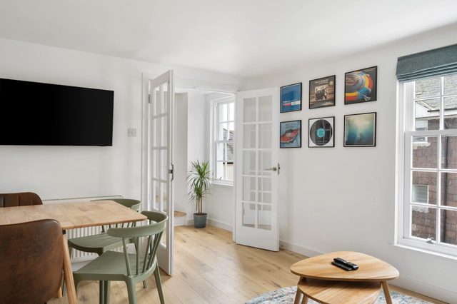 Modern Mews House in Central Totnes