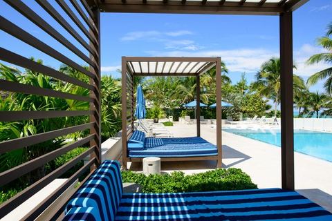 Beachfront Two-bedroom Condo at ONE Cable Beach — Nassau, New Providence