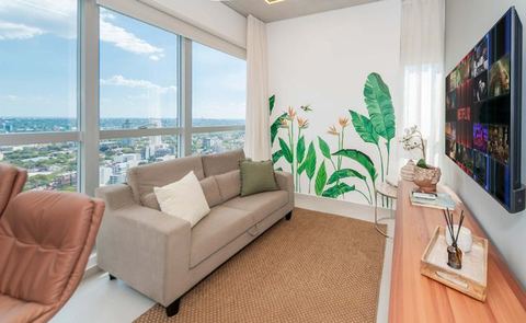 Modern One BR in Petra Tower, Skyline Views & Pool