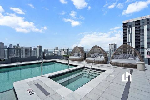 34th Floor High-Rise: Skyline Views & Balcony — Miami, FL
