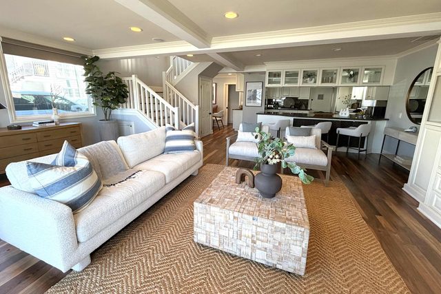 1011 N Bayfront A Breathtaking Bay Views- Beautiful Balboa Isle Home