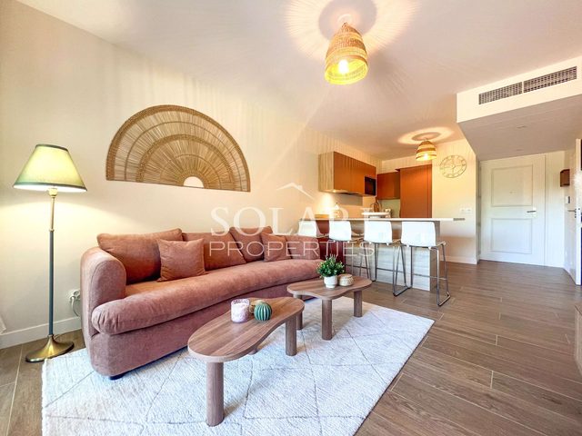 Apartment 2 bedrooms, AC, parking, beach on foot