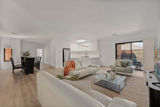 Stylish Central Bathurst Stay