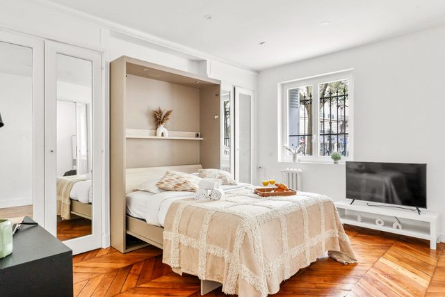 Elegant 1BR By Champs-Elysees & Arc de Triomphe