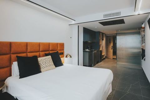 Poem Suites by Airnest • Apartment with Bay View
