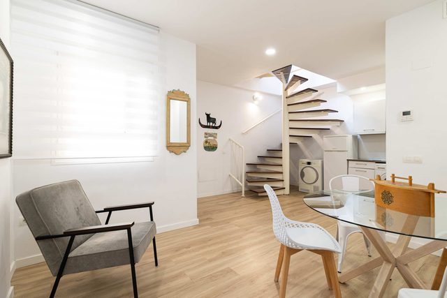 1BR Duplex -10 Min Walk to Historic Center
