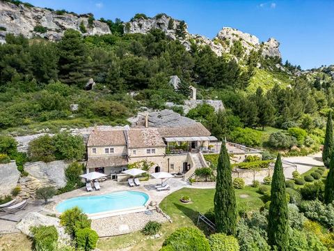Le Dernier Chateau - Architect's Stone Villa & Pool in Picturesque Les Baux-de-Provence, 5 Bedrooms