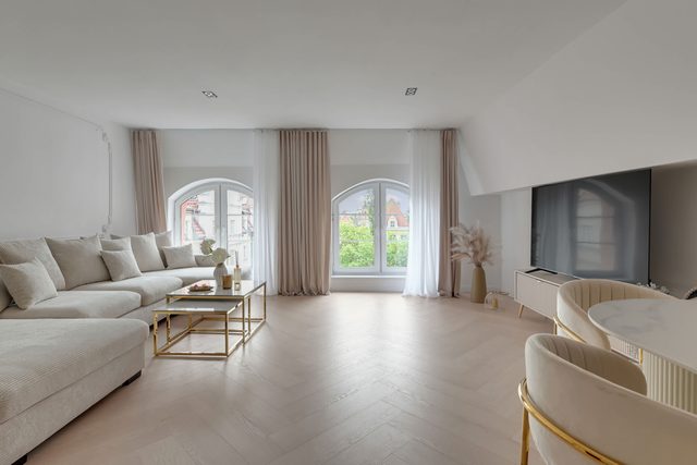 Main Old Town & Family Stay | Długa Street