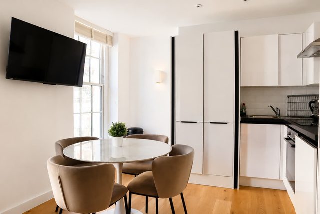 Charming 1BR with Balcony in Central Fitzrovia