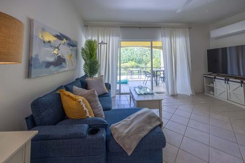 Grace Bay Condo with Pool and Patio Near Beach