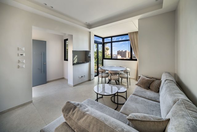 Authentic Jerusalem Experience New Designer Apt