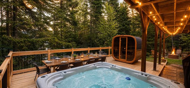Luxury chalet retreat Wood fire, Hot Tub & Sauna