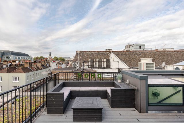 1-bed Soho Penthouse · Rooftop Terrace · Sleeps 4 — London, England