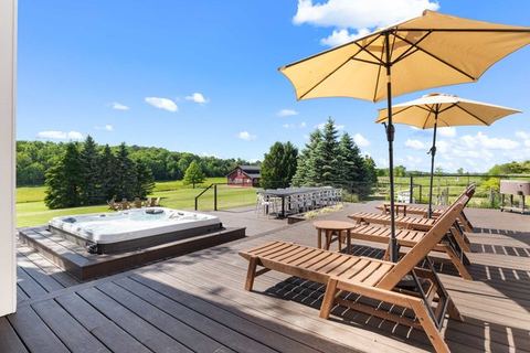 Canandaigua Lake View: Hot Tub, Gym & Theater