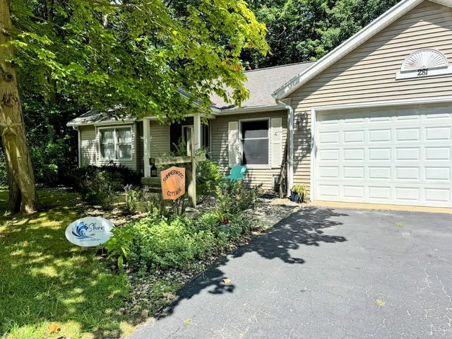 Summerwood Cottage — South Haven, MI