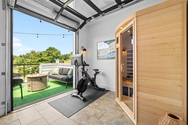Sleeps 24 | Sauna, Peloton, Balcony + Fire pit