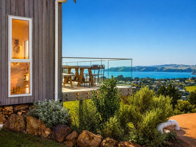 Overview - Panoramic Sea and Valley Views — Waiheke Island, Auckland