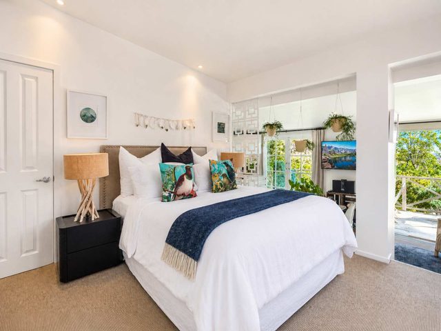 Jacksons Hideaway - Enclosure Bay Cottage — Waiheke Island, Auckland