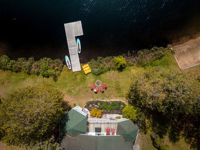 Little paradise; Lake, paddle & bonfire — Amherst, Quebec