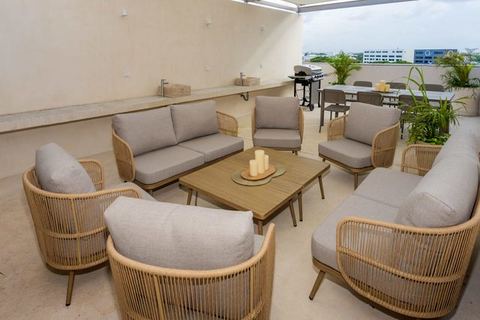 Stylish Apartment | Rooftop Pool & King Bed