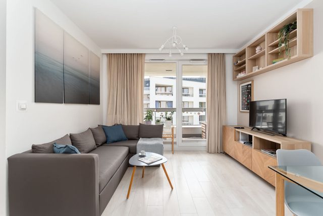 Kolska 24 | Balcony & AC