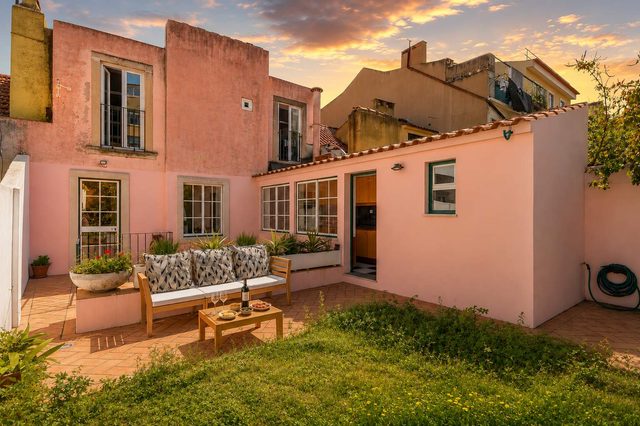 Private Garden Oasis • 160m² Family Home • Tram 28 — Lisboa, Lisbon