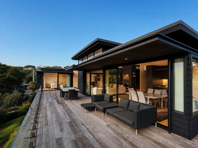Blackwood Retreat - Oneroa Bay Ocean Views