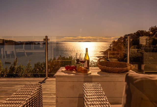 The Outlook – Panoramic Sea Views Above Sandy Bay