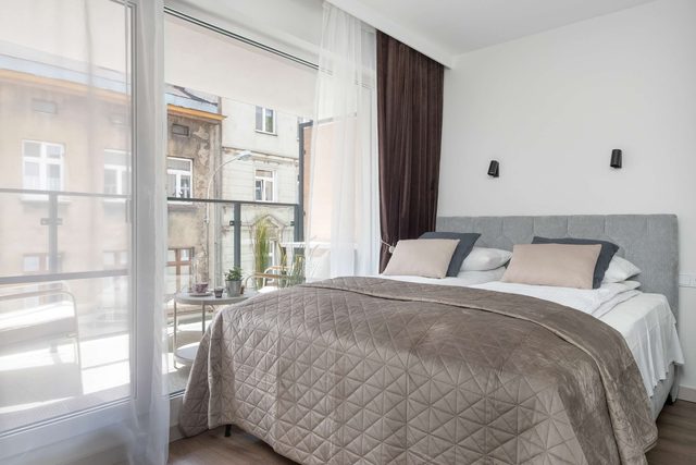 Cozy Studio with a Balcony Air Conditioning Downtown