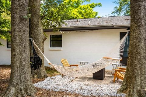Cozy cabin w/fire pit & BBQ — Pensacola, FL