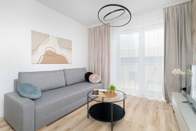 Cozy Apartment with Balcony | Underground Parking
