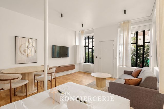 Atelier verriere sur cour - Bastille 11e — Paris, Île-de-France