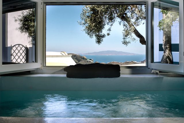 Grande Studio with Jacuzzi Nea Premium Residences