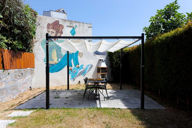 Sunny Flat with Private Garden & BBQ
