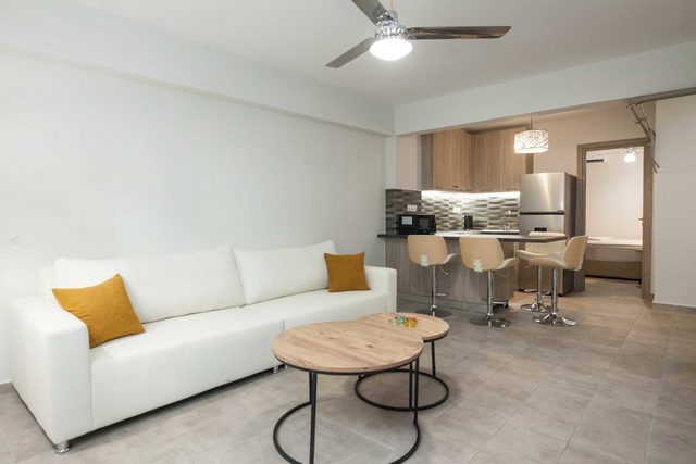 Refined 1 Bd Home in Athens Kolonaki