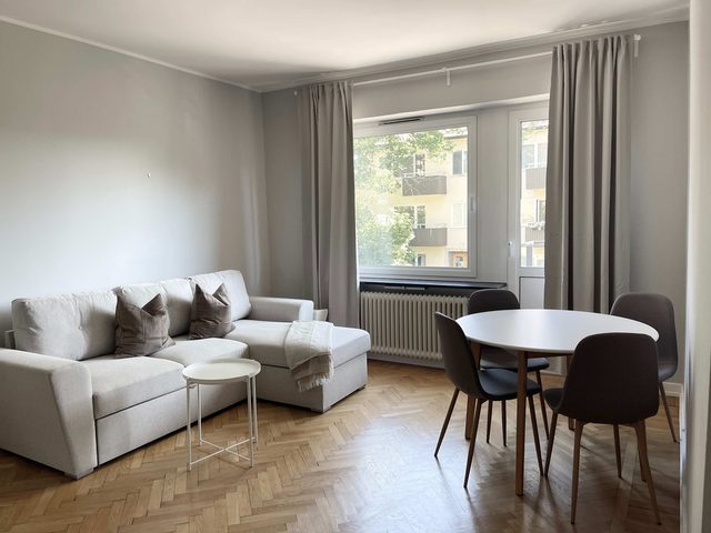Spacious 1BR with Balcony for 4 Guests