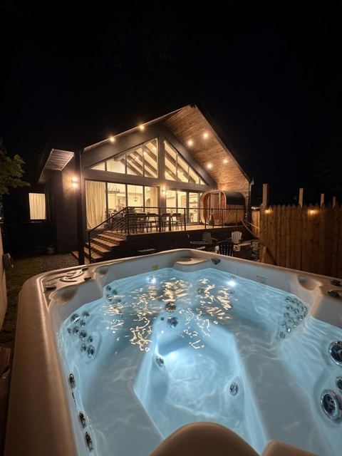 Alpine Lodge - Lake Placid, Mirror Lake — Lake Placid, NY