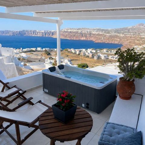 Santo Caves, Santorini Suite with Private Hot Tub — Akrotiri, South Aegean