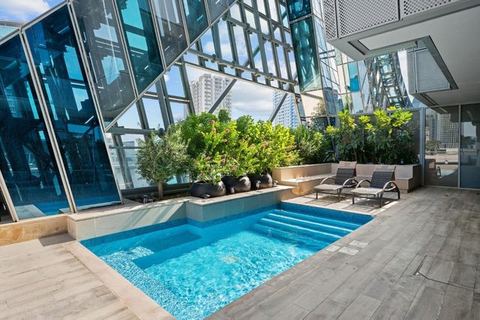 Designer Duplex with Private Pool Large Patio — Dubai, Dubai
