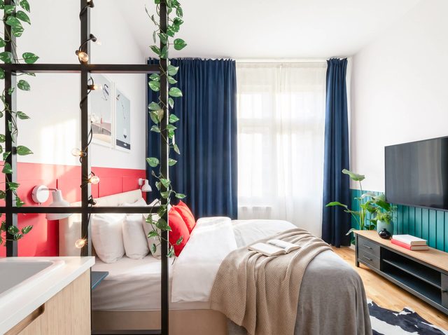 TurnKey | Charles Square Studio – with Balcony