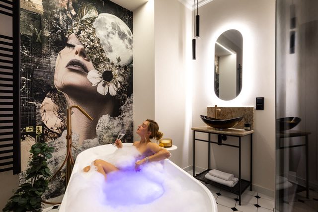 Charm & Chic Studio 12.2 | Jacuzzi | Main Old Town