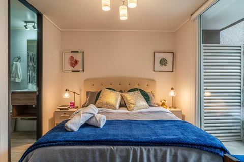 HOM Studio with terrace and pool · Alameda